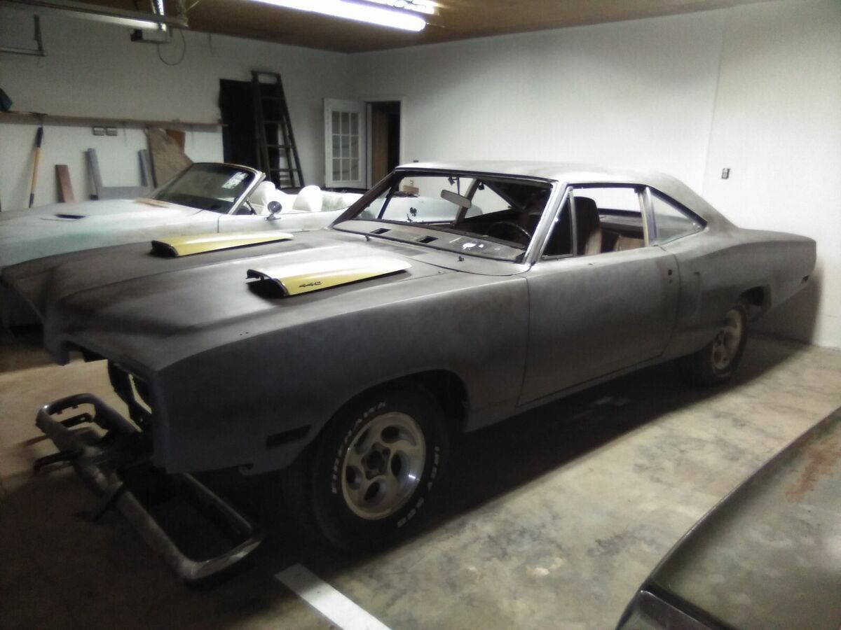 1970 dodge coronet super bee, plumb crazy purple, 4-speed, ram-charger hood