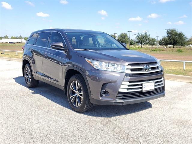 2019 toyota highlander le i4
