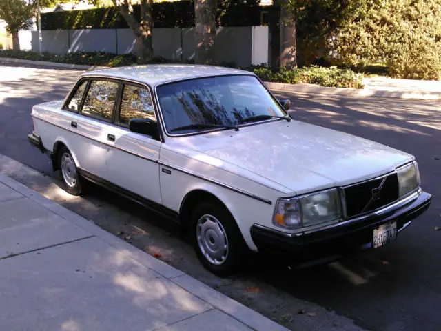 call: 800 552 1776 24/7- very clean original ca car, 2nd owner, never dented!