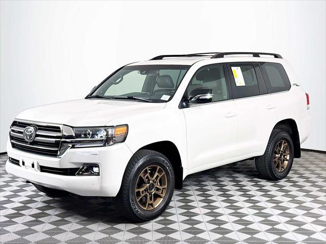 2020 toyota land cruiser base