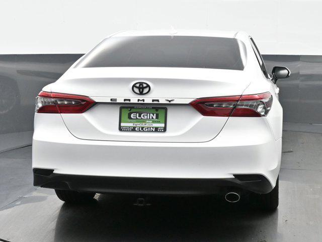 2021 toyota camry le