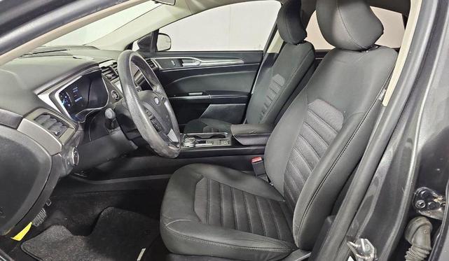 2017 ford fusion hybrid se