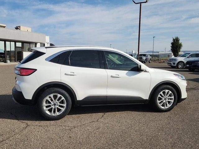 2021 ford escape se
