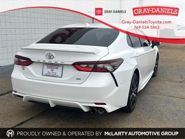 2021 toyota camry se