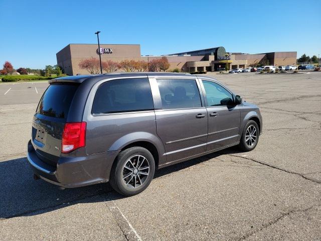 2016 dodge grand caravan r/t
