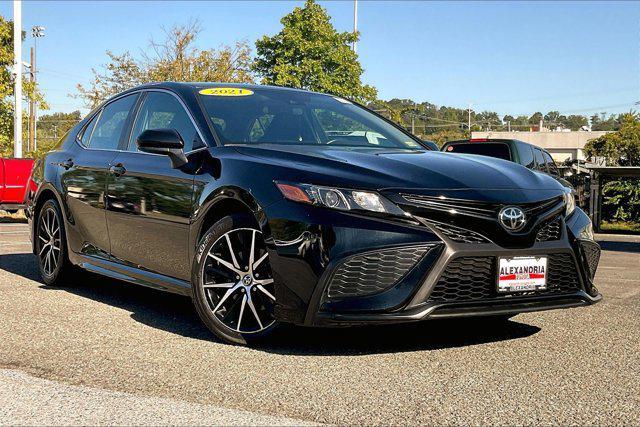 2021 toyota camry se