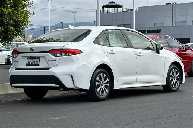 2021 toyota corolla hybrid le