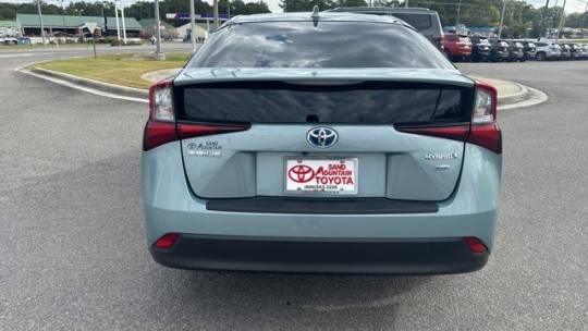 2021 Toyota Prius l pearl