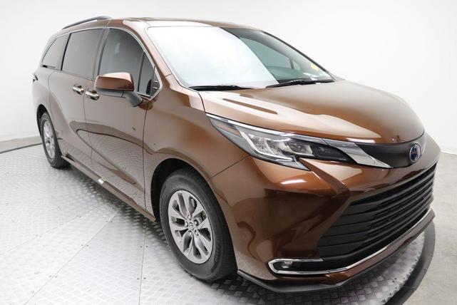 2022 toyota sienna xle