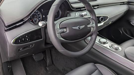 2025 Genesis GV70