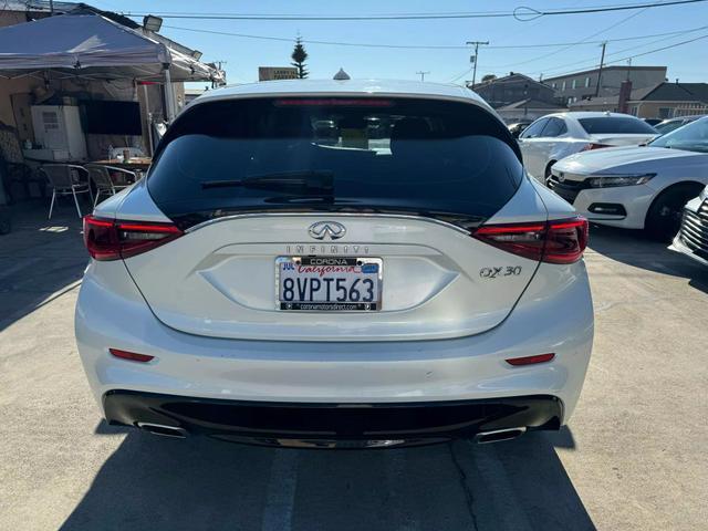 2017 infiniti qx30 luxury sport utility 4d
