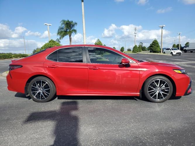 used 2023 toyota camry hybrid se