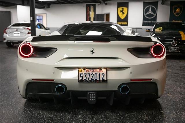 2018 ferrari 488 gtb base