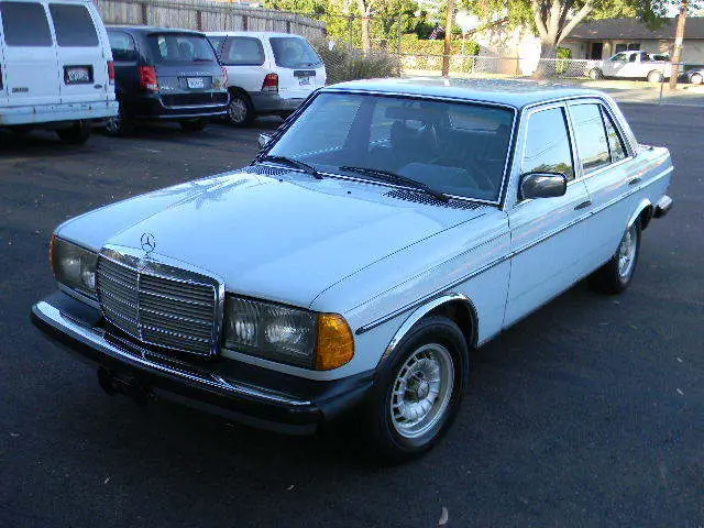 beautiful "rust free" 1978 mercedes benz 300d diesel. automatic, a/c, sunroof