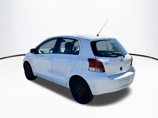 2011 toyota yaris base