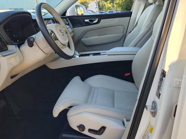 2022 volvo xc60 b5 inscription
