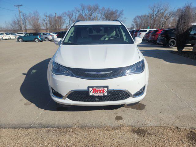 2019 chrysler pacifica touring l