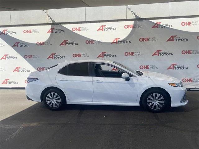2022 toyota camry le