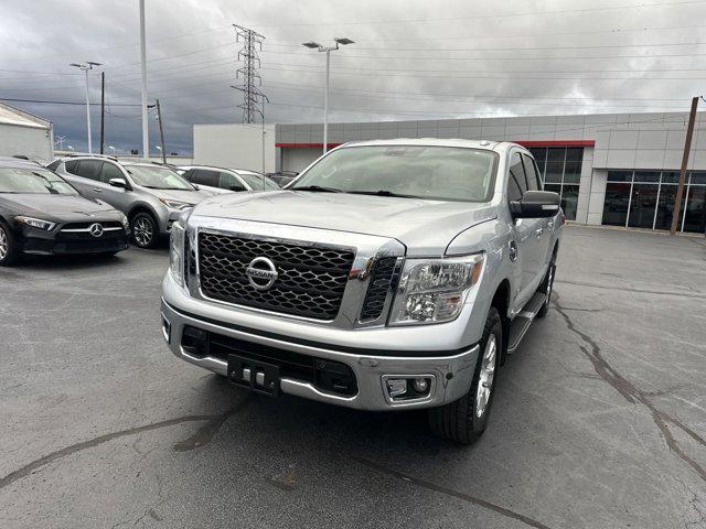 2017 nissan titan sv