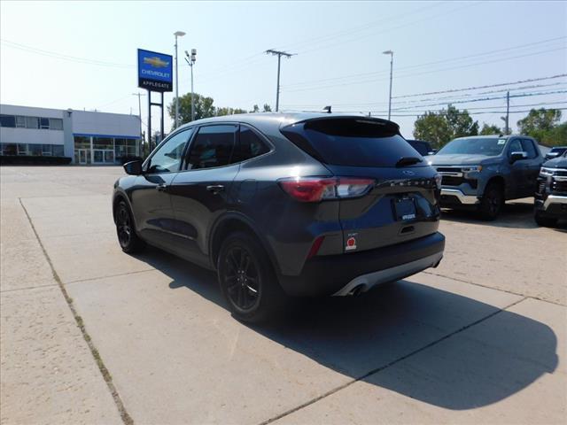 2020 ford escape se