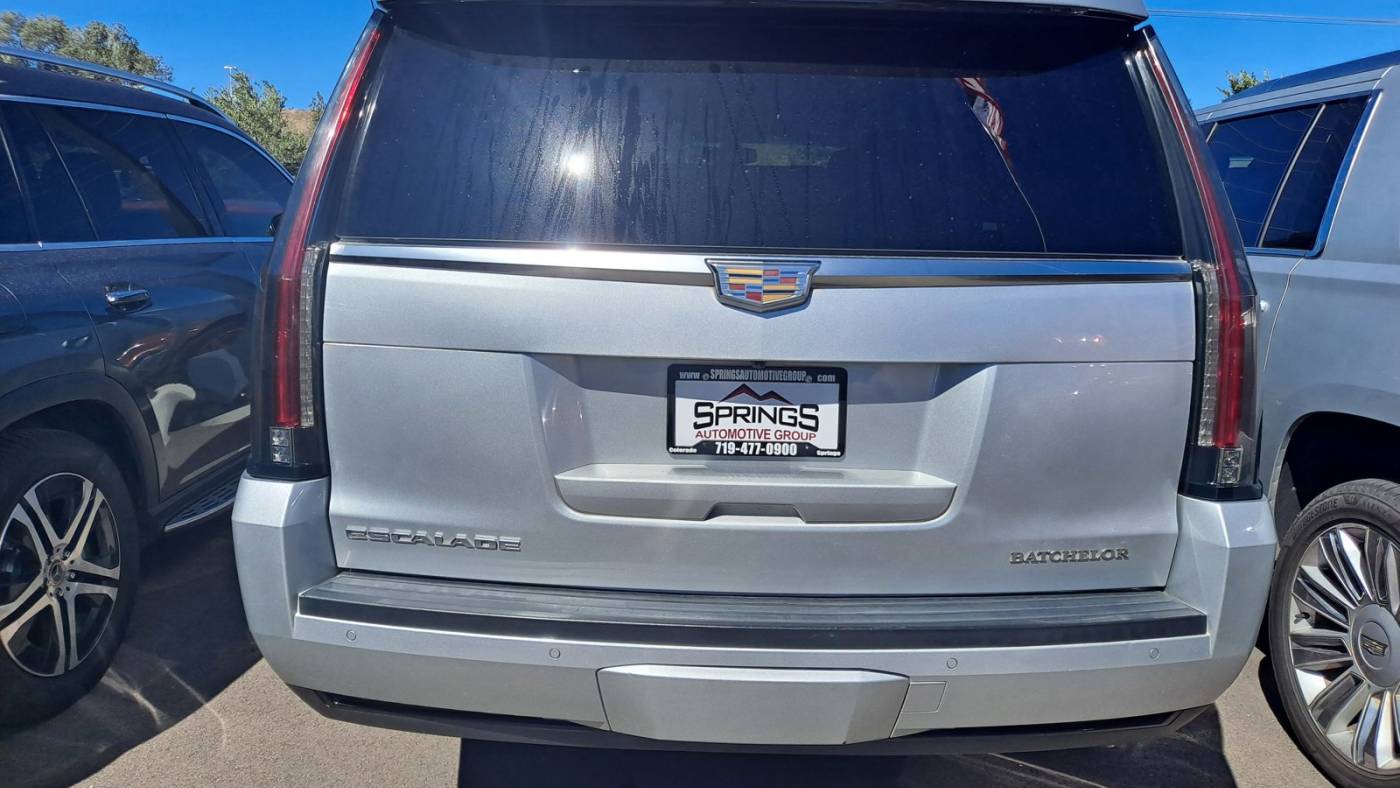 2017 cadillac escalade standard
