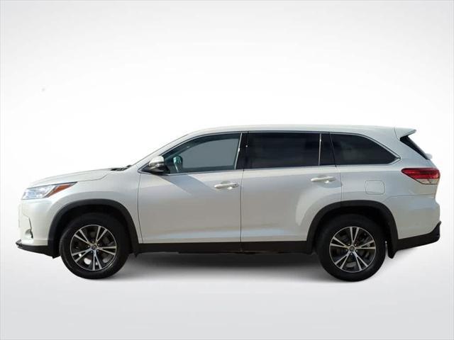 2019 toyota highlander le