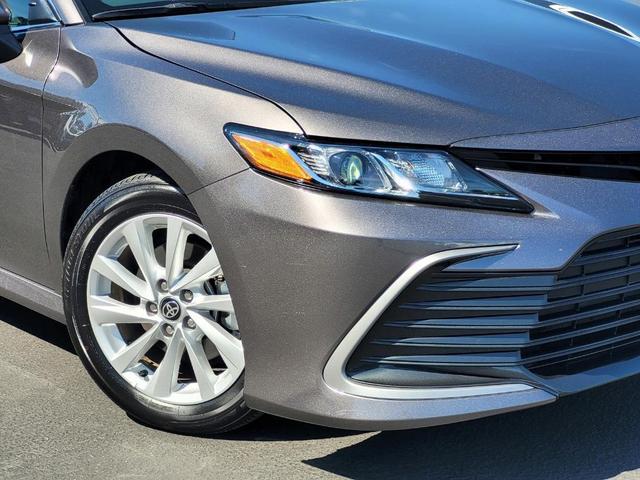 2024 toyota camry le