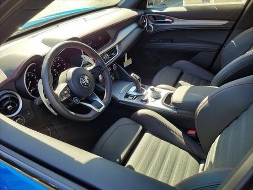 2024 alfa romeo stelvio
