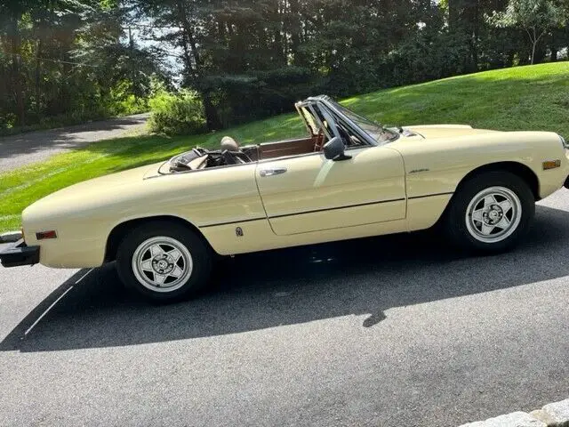 1982 alfa romeo spider, runs and drives as should, no rust at all, new tires