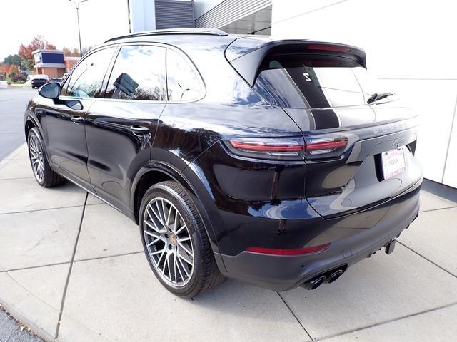2023 porsche cayenne platinum edition
