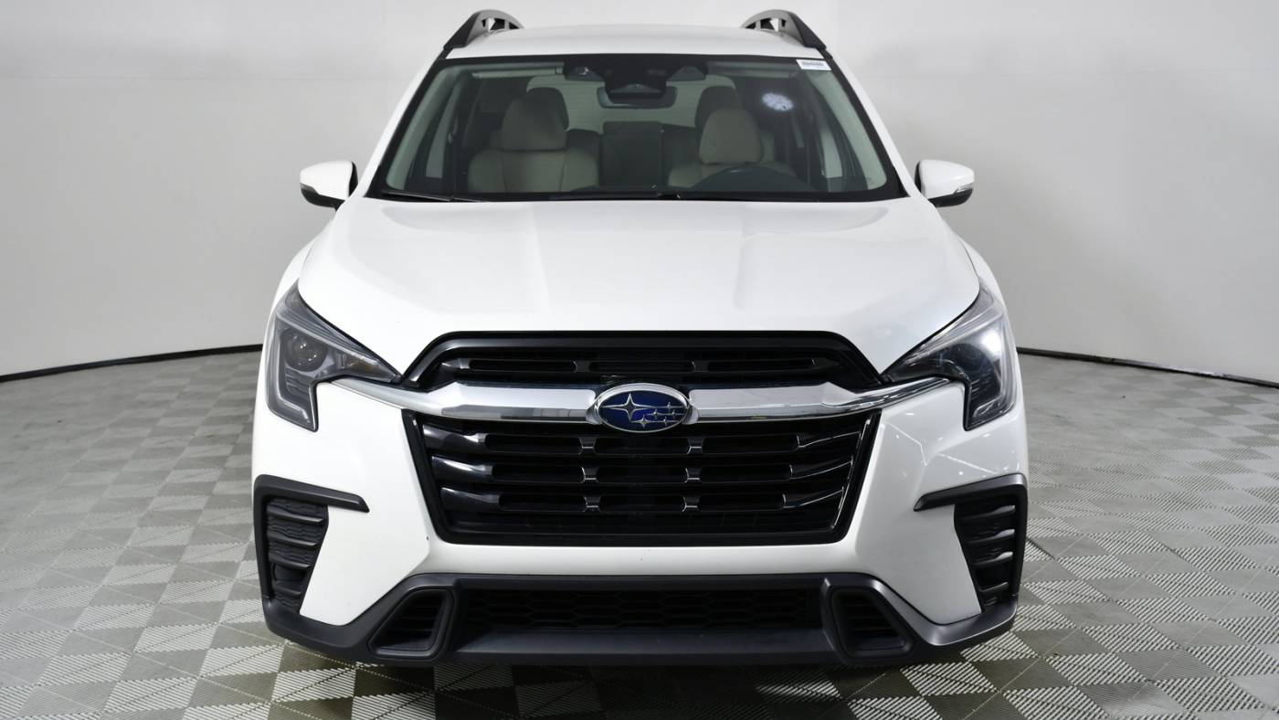 2023 subaru ascent premium 8-passenger