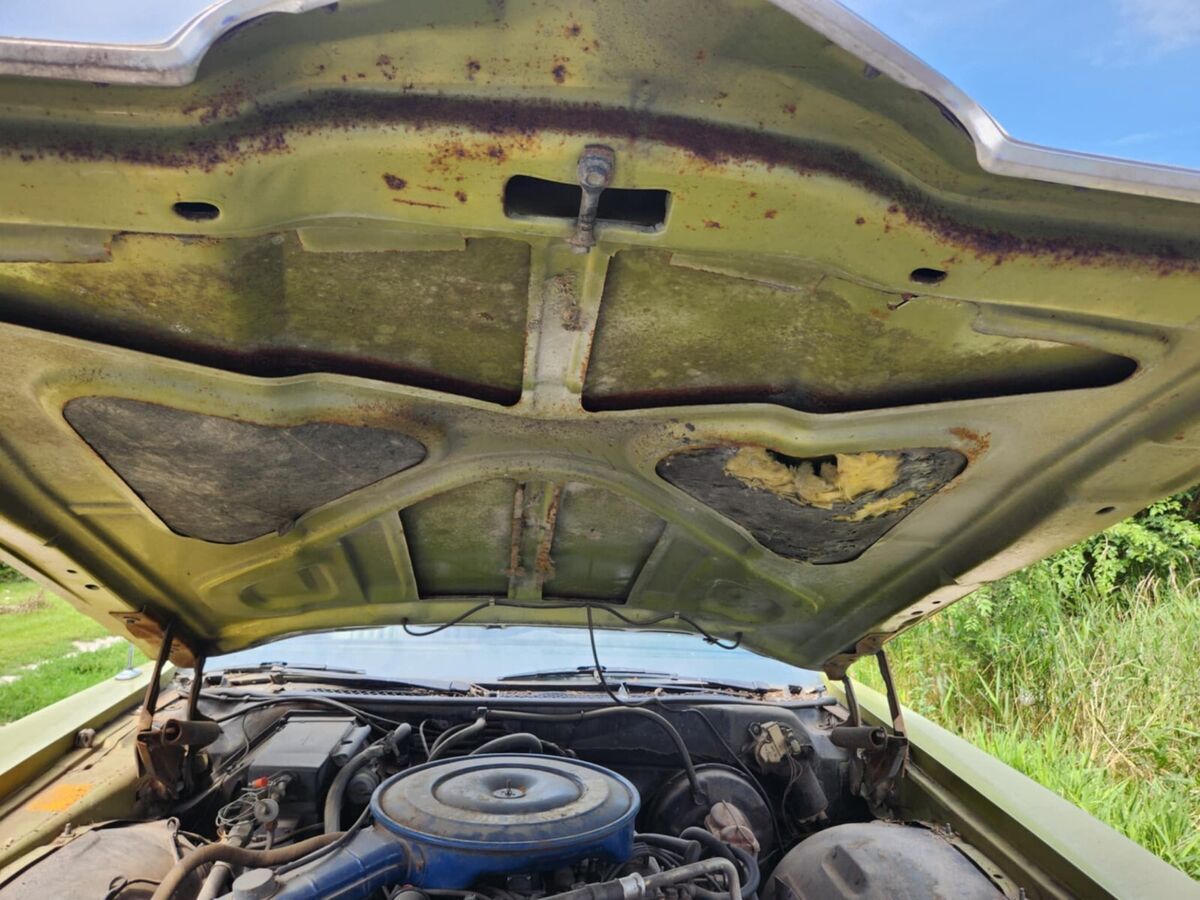 1972 ford galaxie 500 located near cedar rapids, ia 144,000 miles & extra parts