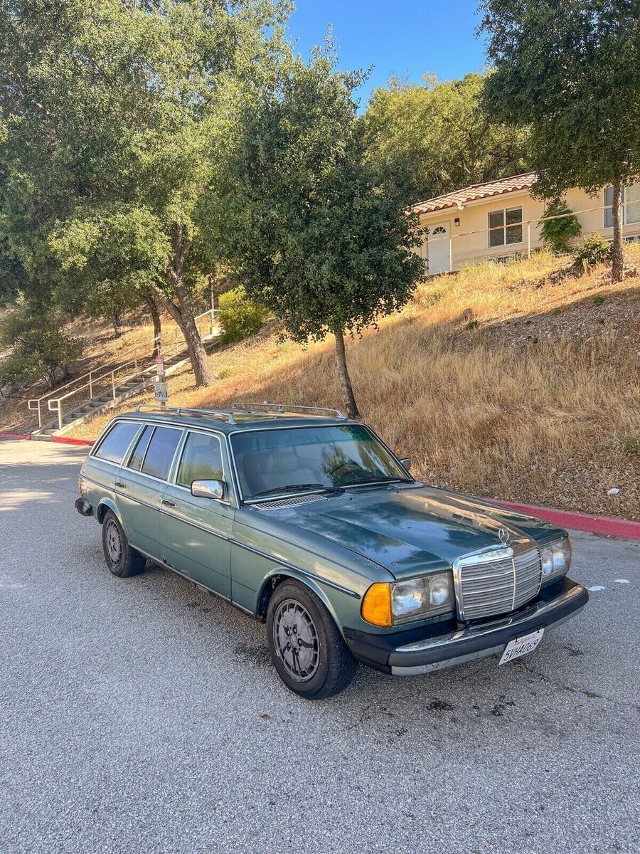 1981 mercedes-benz 300-series wagon green rwd automatic td