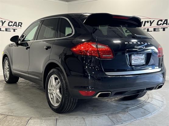 2011 porsche cayenne s