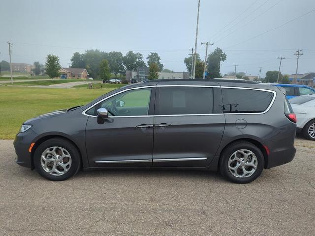 2022 chrysler pacifica limited