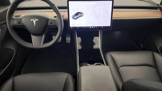 2020 Tesla se