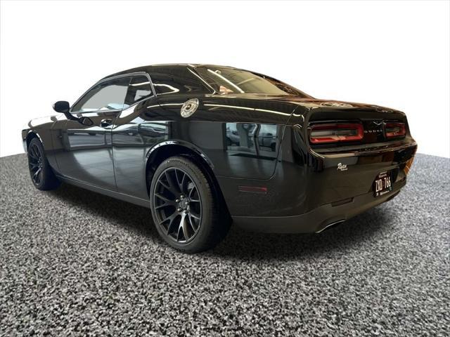 2015 dodge challenger sxt