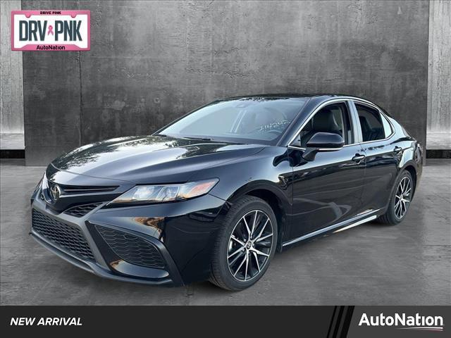 2022 toyota camry se