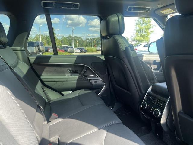 2023 land rover range rover p530 se