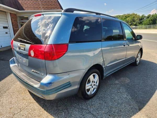 2006 toyota sienna in secaucus, new jersey