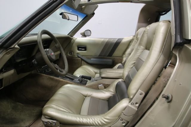 1982 chevrolet corvette collectors edition coupe 350 v8 4 speed automatic classi