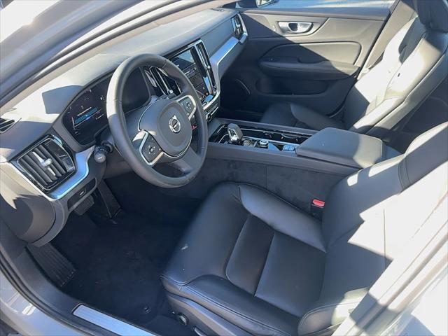 2024 volvo s60 b5 core dark theme