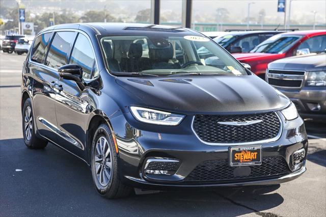 2022 chrysler pacifica hybrid touring l