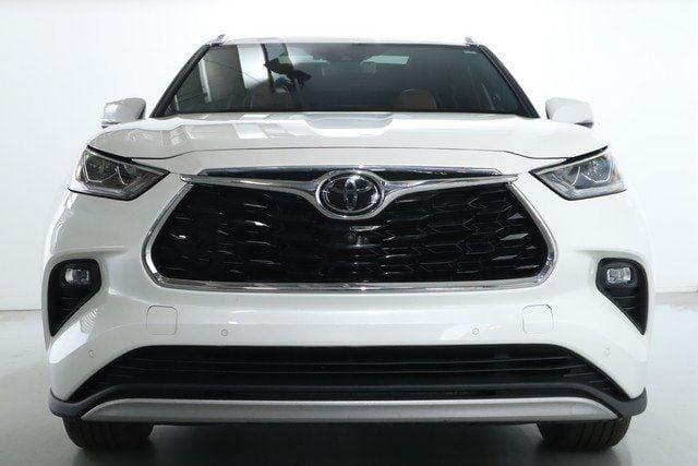 2021 toyota highlander platinum in aurora, ohio