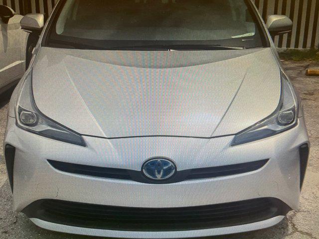 2021 toyota prius le