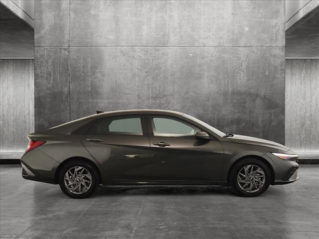 2024 hyundai elantra hev blue