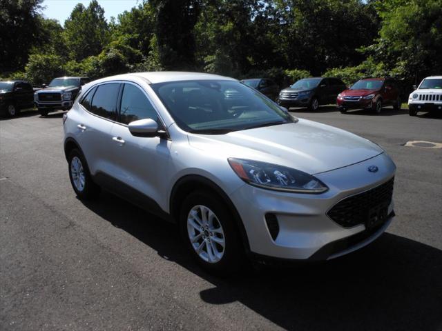 2020 ford escape se