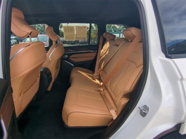 2022 jeep grand cherokee summit