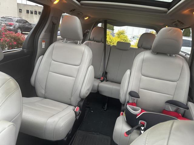 2020 toyota sienna limited premium