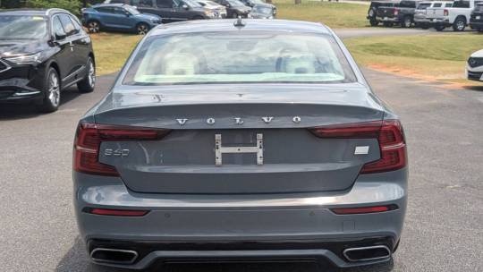 2022 Volvo S60 t8 r-design expression